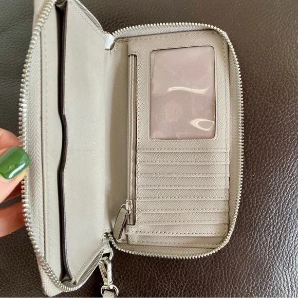 Michael Kors Zip Wallet Giftables Ash Grey Leather Large Flat Mf Phone Case - Picture 7 of 7